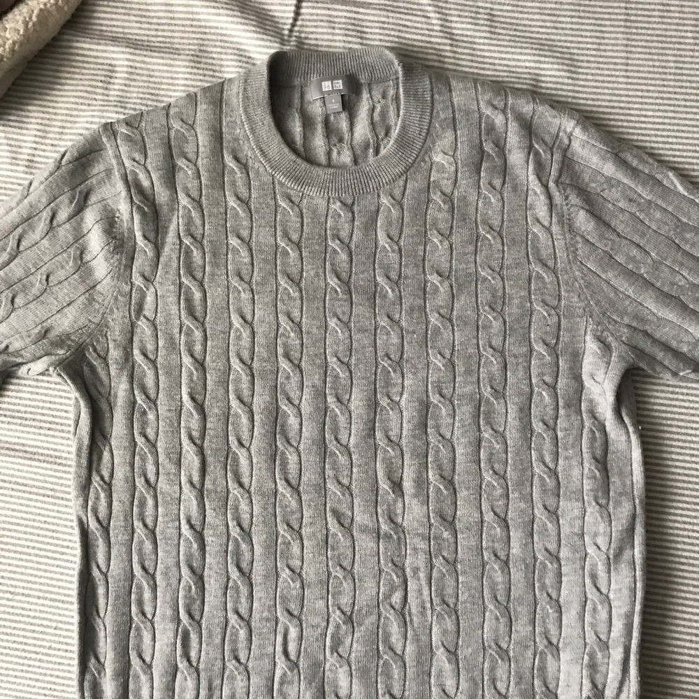 Uniqlo gray cable knit sweater - Like new